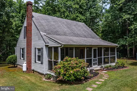 49 Marina Rd, Lancaster, VA 22503