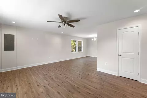 Living - 33 Landsend W, Lancaster, VA 22503 photo 3 of 6