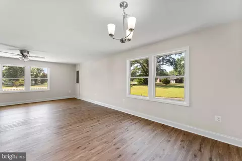 Living - 33 Landsend W, Lancaster, VA 22503 photo 1 of 6