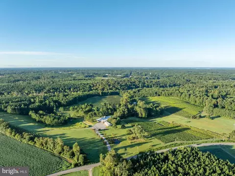 1025 Good Luck Rd, Kilmarnock, VA 22482