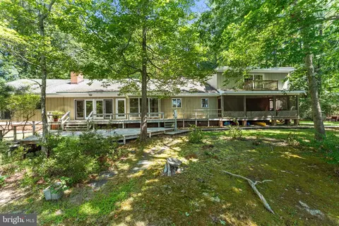 450 Holly Haven Rd, Weems, VA 22576