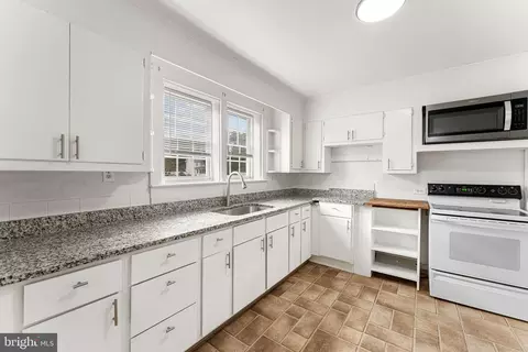 1678 Weems Rd, Weems, VA 22576 photo 5