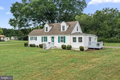 1678 Weems Rd, Weems, VA 22576 photo 2