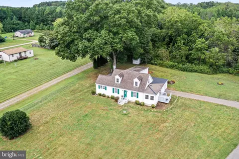 1678 Weems Rd, Weems, VA 22576