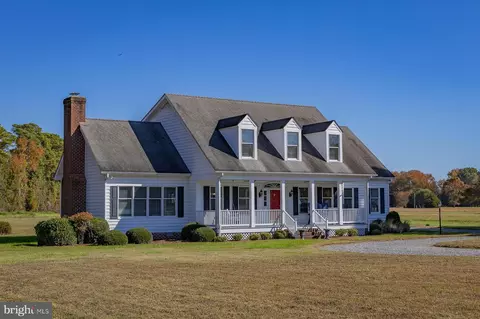 602 Cedar Pointe Dr, Weems, VA 22576