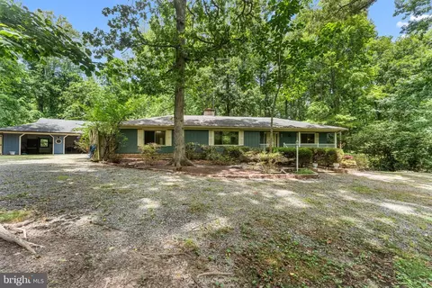 59 Hickory Rd, Lancaster, VA 22503