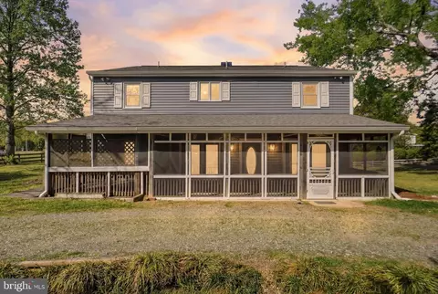 419 Bull Creek Dr, Lancaster, VA 22503
