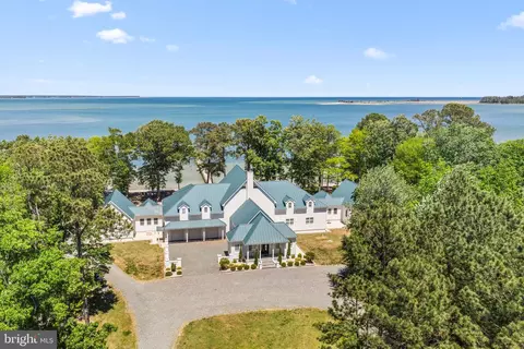 3315 Windmill Point Rd, White Stone, VA 22578