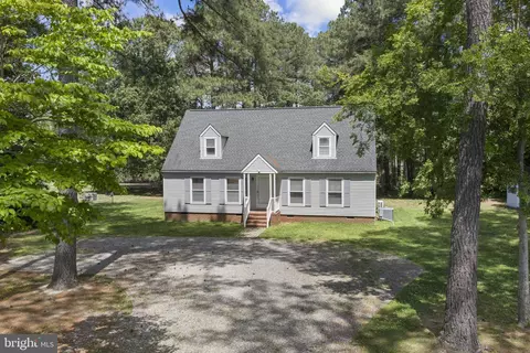 50 Flagstaff Rd, Lancaster, VA 22503