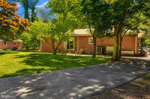 Exterior - 610 Beach Rd, White Stone, VA 22578 photo 3 of 5