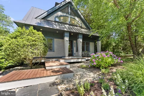 783 King Carter Dr, Irvington, VA 22480
