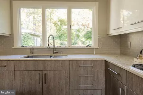 Kitchen - 219 Red Fox Ln, Weems, VA 22576 photo 2 of 4