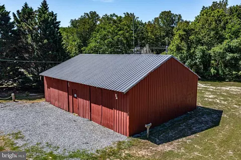 Exterior - 9832 River Rd, Lancaster, VA 22503 photo 7 of 23