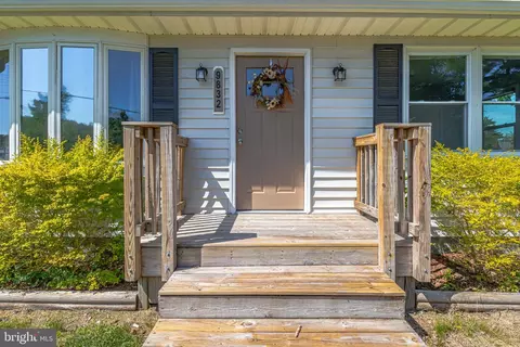 Exterior - 9832 River Rd, Lancaster, VA 22503 photo 22 of 23