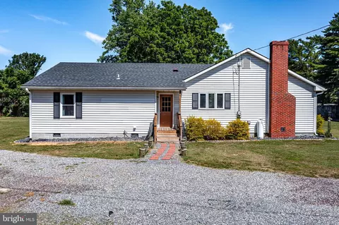 Exterior - 9832 River Rd, Lancaster, VA 22503 photo 9 of 23