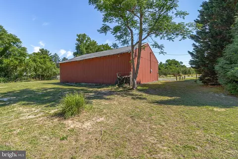 Exterior - 9832 River Rd, Lancaster, VA 22503 photo 16 of 23