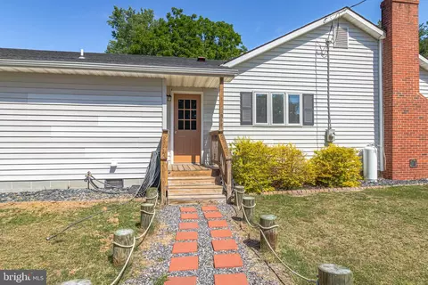 Exterior - 9832 River Rd, Lancaster, VA 22503 photo 19 of 23