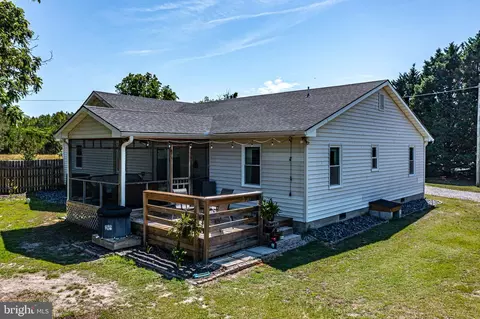 Exterior - 9832 River Rd, Lancaster, VA 22503 photo 8 of 23