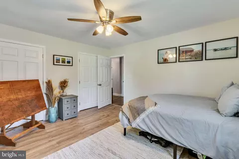Bedroom - 9832 River Rd, Lancaster, VA 22503 photo 3 of 6