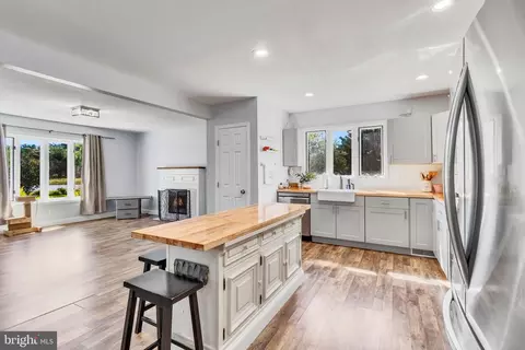 Kitchen - 9832 River Rd, Lancaster, VA 22503 photo 4 of 4