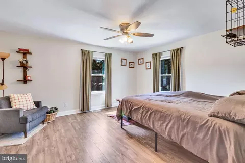 Bedroom - 9832 River Rd, Lancaster, VA 22503 photo 4 of 6