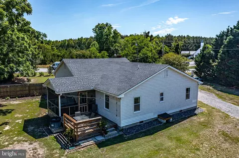 Exterior - 9832 River Rd, Lancaster, VA 22503 photo 6 of 23