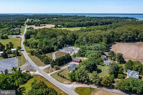 View/Area - 9832 River Rd, Lancaster, VA 22503 photo 1 of 7