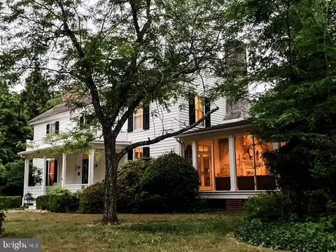 Exterior - 762 Chesapeake Dr, White Stone, VA 22578 photo 6 of 23