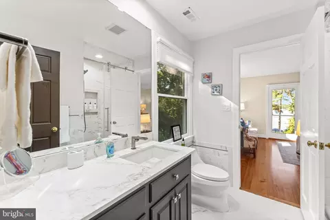 Bath - 3849 Black Stump Rd, Weems, VA 22576 photo 1 of 4