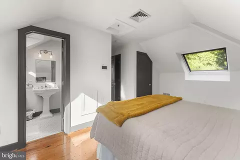 Bedroom - 3849 Black Stump Rd, Weems, VA 22576 photo 10 of 10