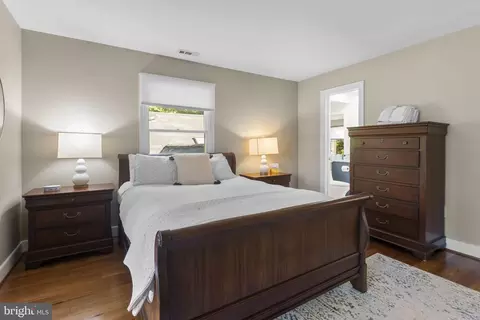 Bedroom - 3849 Black Stump Rd, Weems, VA 22576 photo 6 of 10