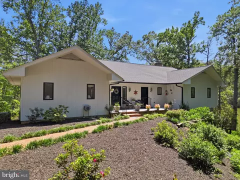 750 Levelgreen Rd, Lancaster, VA 22503