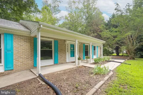Exterior - 17 Wesley Ter, Weems, VA 22576 photo 4 of 11