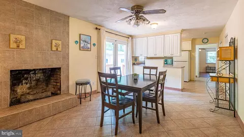Dining - 17 Wesley Ter, Weems, VA 22576 photo 2 of 3