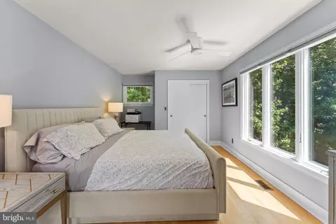 Bedroom - 30 Golf Ln, Weems, VA 22576 photo 6 of 14