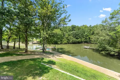 View/Area - 30 Golf Ln, Weems, VA 22576 photo 1 of 1