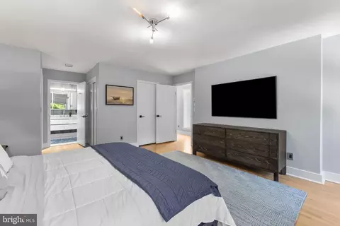 Bedroom - 30 Golf Ln, Weems, VA 22576 photo 4 of 14