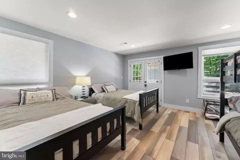 Bedroom - 30 Golf Ln, Weems, VA 22576 photo 10 of 14