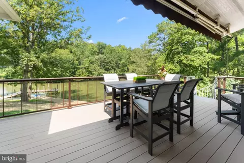 Exterior - 30 Golf Ln, Weems, VA 22576 photo 5 of 6