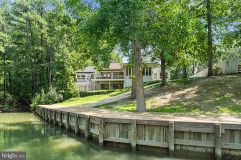Exterior - 30 Golf Ln, Weems, VA 22576 photo 6 of 6