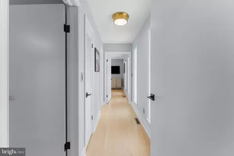 Entry Way - 30 Golf Ln, Weems, VA 22576 photo 4 of 6