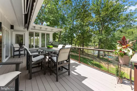 Exterior - 30 Golf Ln, Weems, VA 22576 photo 4 of 6