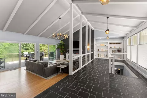 Entry Way - 30 Golf Ln, Weems, VA 22576 photo 1 of 6
