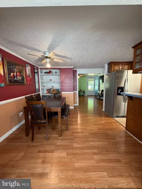 Dining - 16 Apache Trl, Kilmarnock, VA 22482 photo 1 of 2