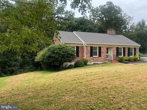2227 Ridgewood Dr, Lynchburg, VA 24503