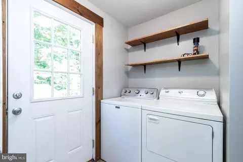 593 George James Loop, Radiant, VA 22732 photo 9