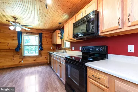 593 George James Loop, Radiant, VA 22732 photo 8