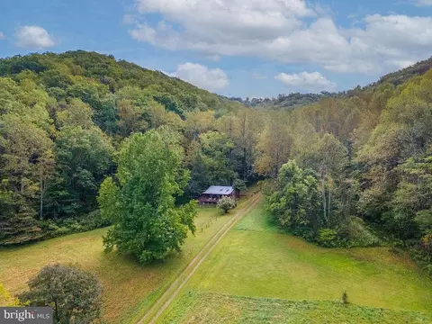 1463 Quaker Run Rd, Banco, VA 22711