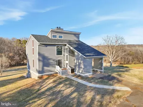 135 Freys Ford Ln, Locust Dale, VA 22948