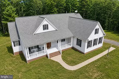 3279 Ridgeview Rd, Reva, VA 22735